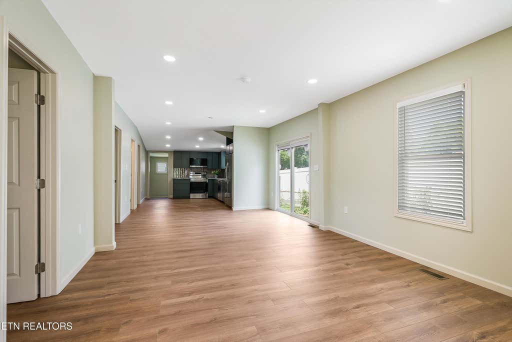 Photo of 427 Oglewood Ave, Knoxville, TN 37917 (MLS # 1346418)