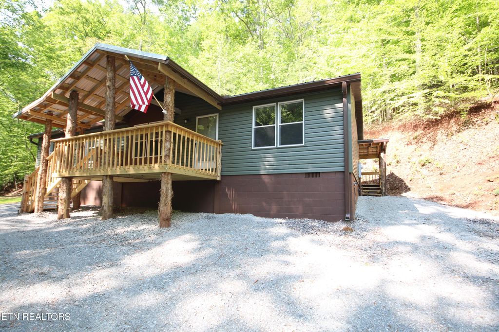 Photo of 526 Anderson Rd, Sweetwater, TN 37874 (MLS # 1338130)