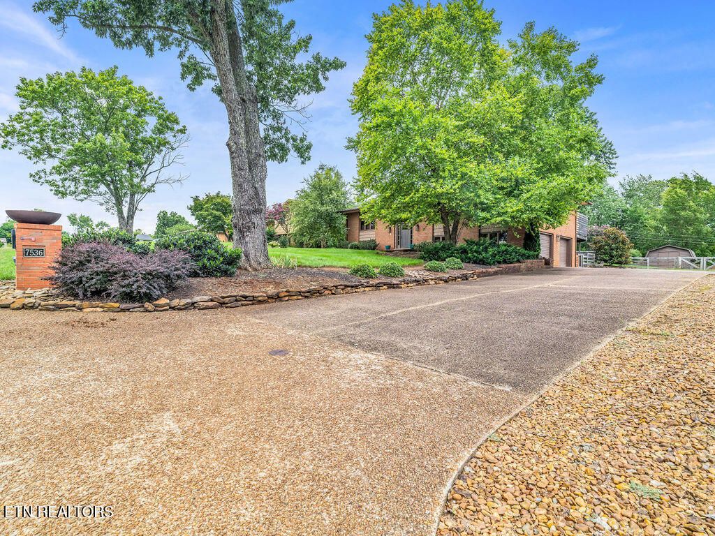 Photo of 7536 Berkshire Blvd, Powell, TN 37849 (MLS # 1349223)