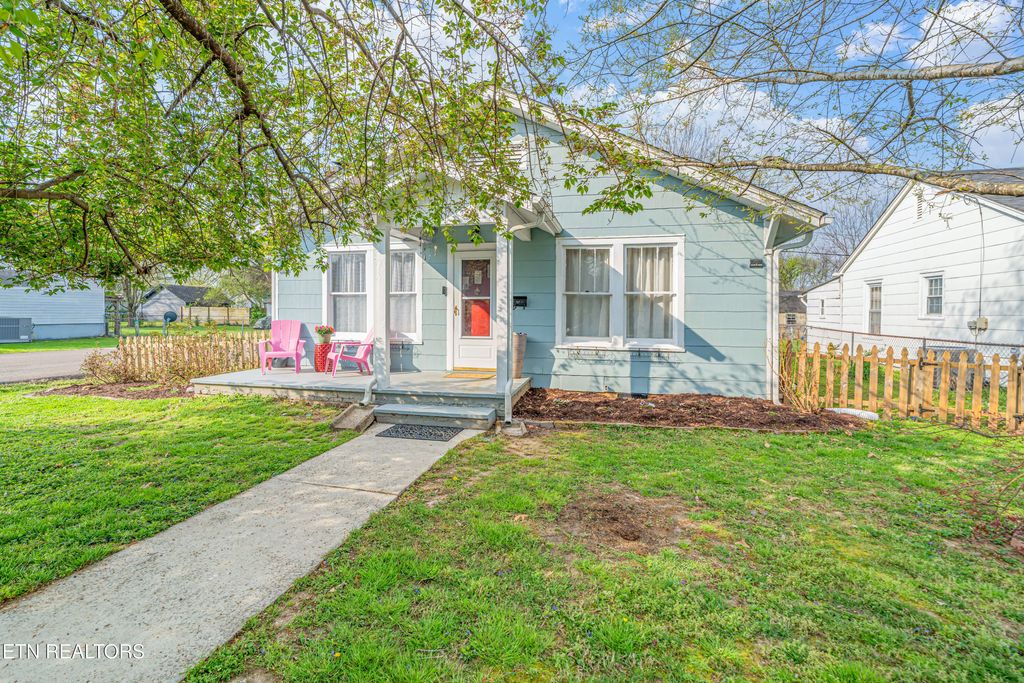 Photo of 3201 Orlando St, Knoxville, TN 37917 (MLS # 1334650)