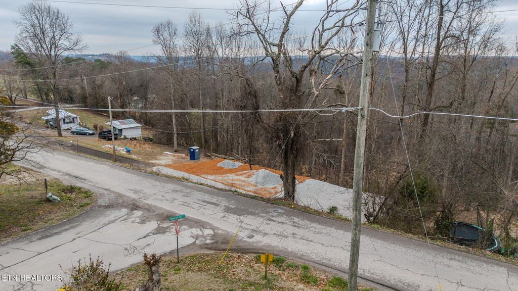 Photo of 294 Landmark Rd, Jacksboro, TN 37757 (MLS # 1331478)