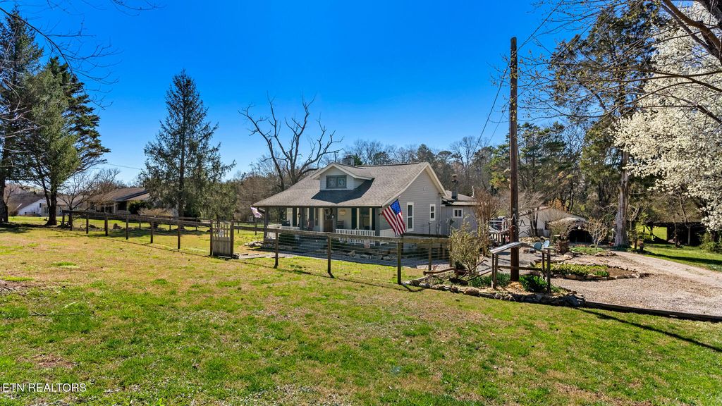 Photo of 2309 Ellistown Rd, Knoxville, TN 37924 (MLS # 1332164)