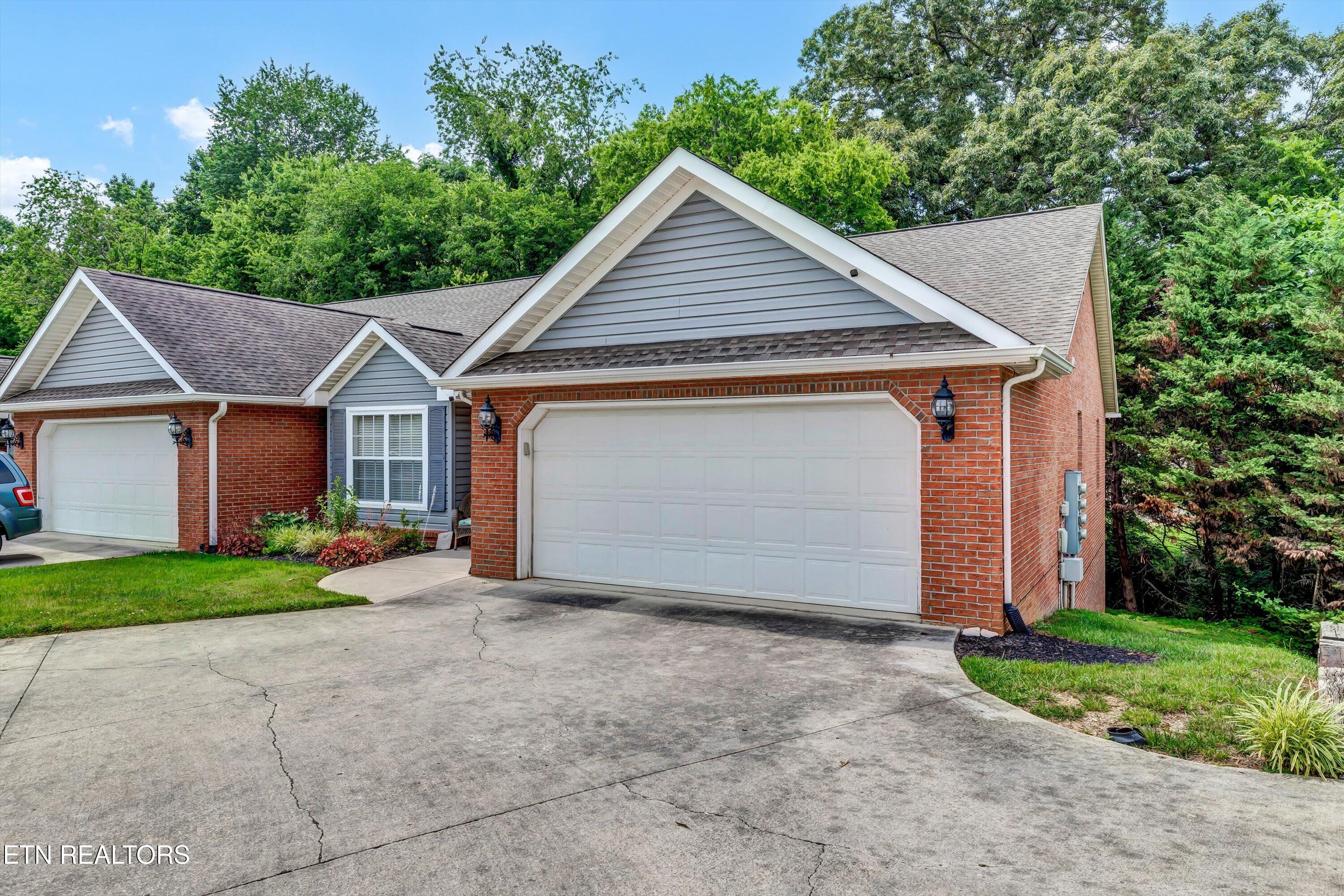 8824 Carriage House Way