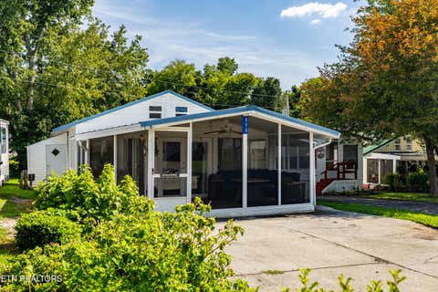 Photo of 572 Flamingo Circle, Townsend, TN 37882 (MLS # 1352608)