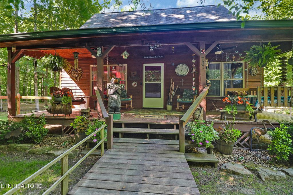Photo of 737 Edd Linder Rd, Jamestown, TN 38556 (MLS # 1340958)