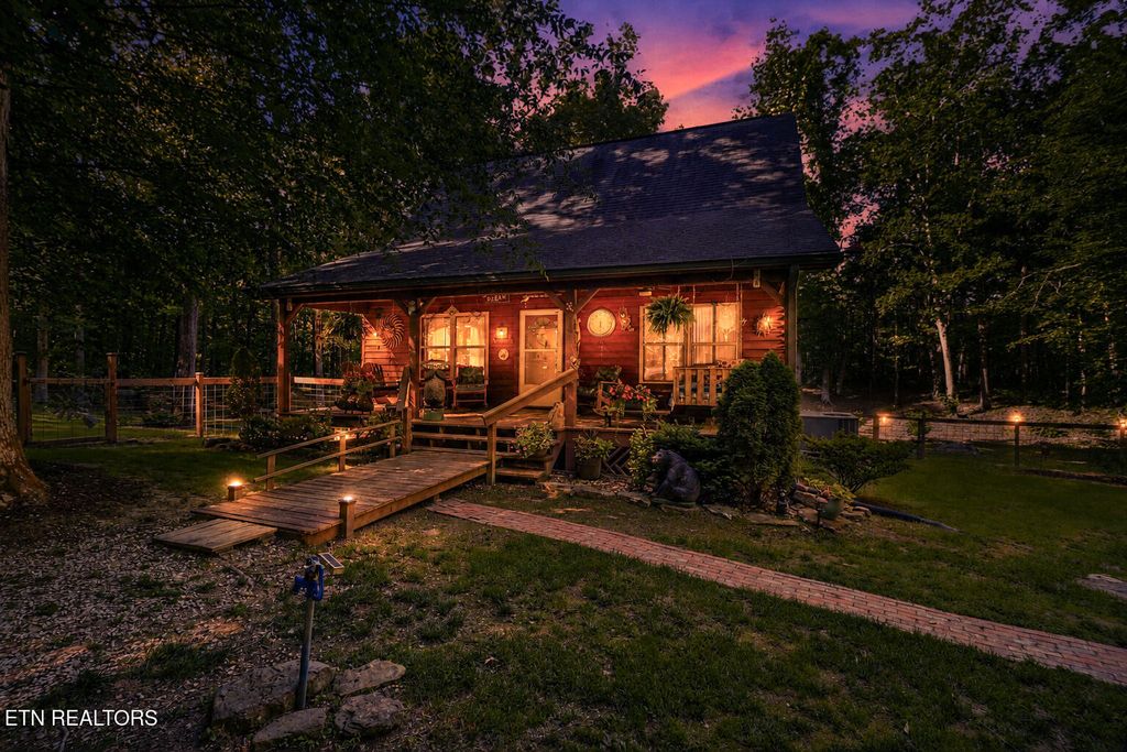 Photo of 737 Edd Linder Rd, Jamestown, TN 38556 (MLS # 1340958)