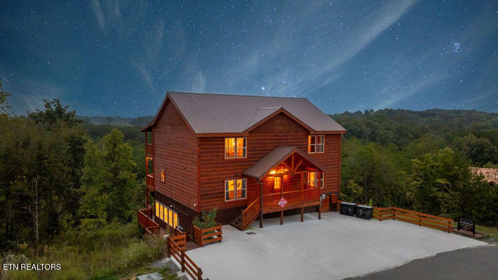 Photo of 764 Bethlehem Way, Sevierville, TN 37876 (MLS # 1316641)