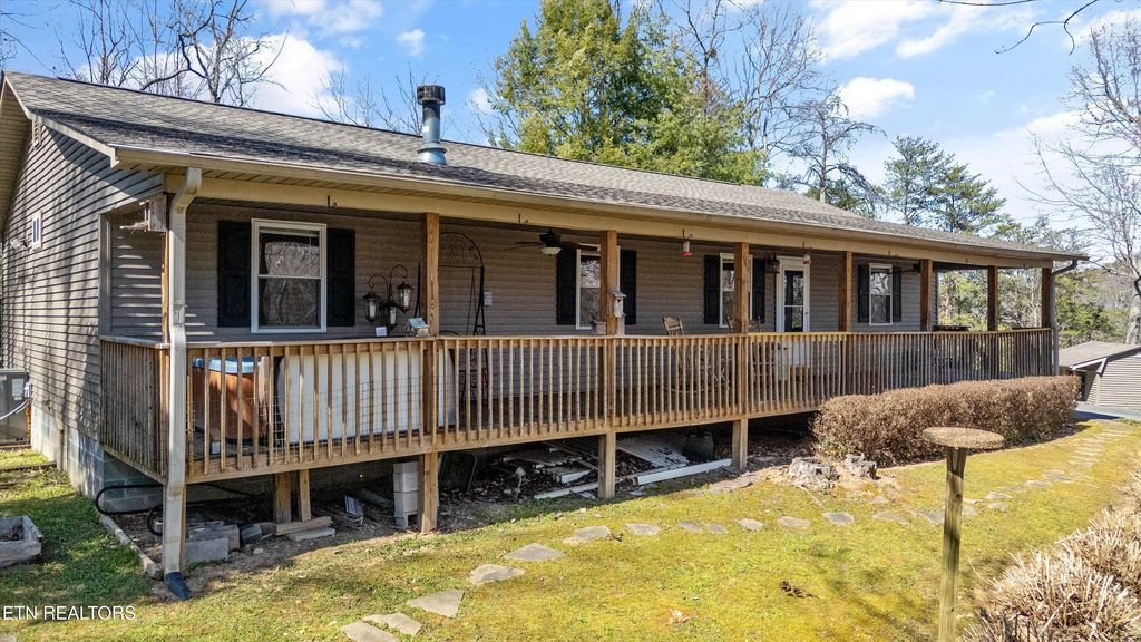 Photo of 4442 Grindstone Ridge Rd, Pigeon Forge, TN 37863 (MLS # 1333684)
