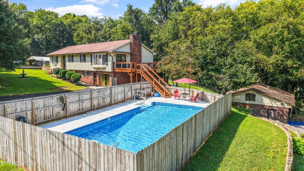 Photo of 231 W View Drive, Strawberry Plains, TN 37871 (MLS # 1353677)