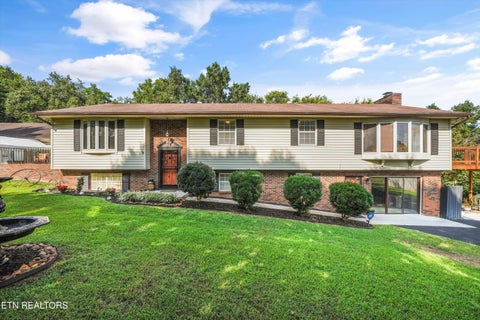 Photo of 231 W View Drive, Strawberry Plains, TN 37871 (MLS # 1353677)