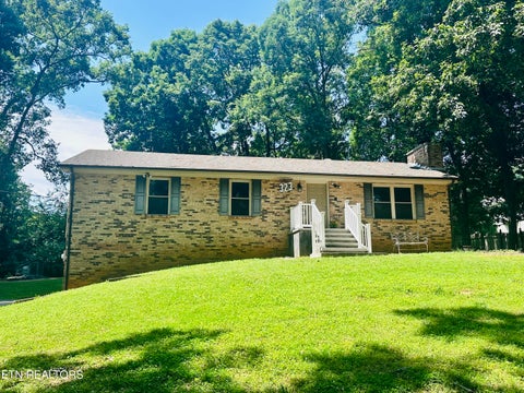 Photo of 323 Seymour Heights Drive, Seymour, TN 37865 (MLS # 1346194)
