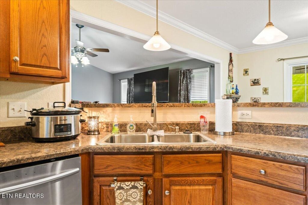 Photo of 122 Michael Lane, Jacksboro, TN 37757 (MLS # 1335457)