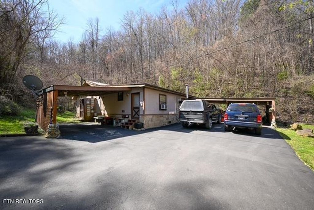 Photo of 1069 Bryan View Rd, Sevierville, TN 37862 (MLS # 1333631)