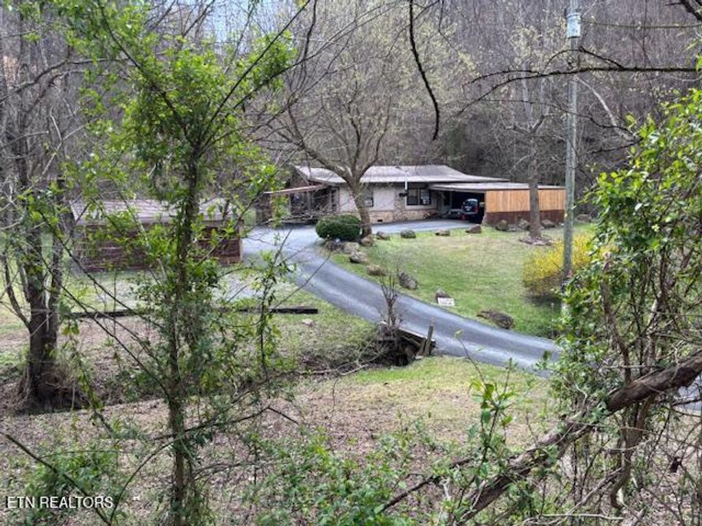 Photo of 1069 Bryan View Rd, Sevierville, TN 37862 (MLS # 1333631)