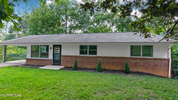 310 PINE ST, MOUNT CARMEL, TN 37645 - Image 4bddeb3a87e000b1024a71c8d3f13934/3321400570