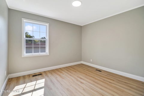 Tiny photo for 147 Athens Rd, Oak Ridge, TN 37830 (MLS # 1353242)