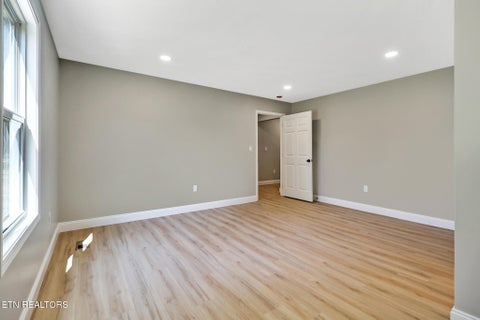 Tiny photo for 147 Athens Rd, Oak Ridge, TN 37830 (MLS # 1353242)