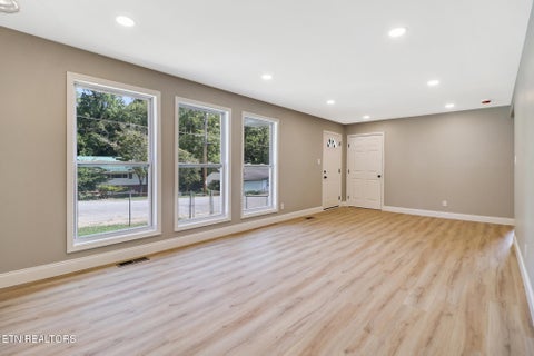 Tiny photo for 147 Athens Rd, Oak Ridge, TN 37830 (MLS # 1353242)
