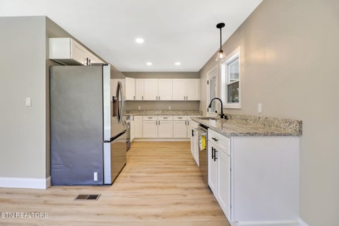 Tiny photo for 147 Athens Rd, Oak Ridge, TN 37830 (MLS # 1353242)