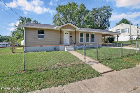 Tiny photo for 147 Athens Rd, Oak Ridge, TN 37830 (MLS # 1353242)