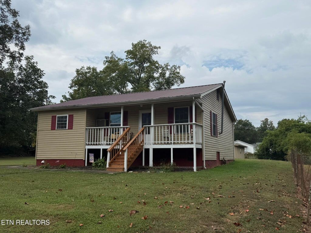 Photo of 206 Marietta St St, Madisonville, TN 37354 (MLS # 1310306)