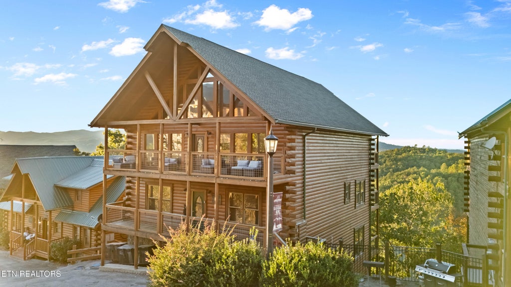 Photo of 950 Black Bear Cub Way, Sevierville, TN 37862 (MLS # 1360661)