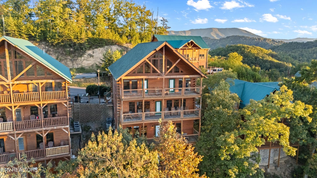 Photo of 950 Black Bear Cub Way, Sevierville, TN 37862 (MLS # 1360661)