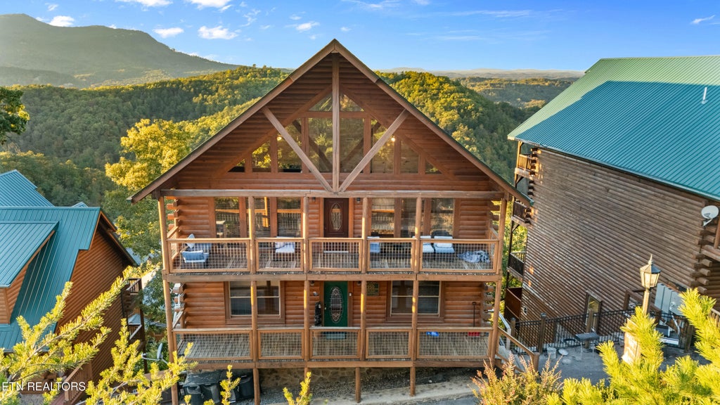 Photo of 950 Black Bear Cub Way, Sevierville, TN 37862 (MLS # 1360661)