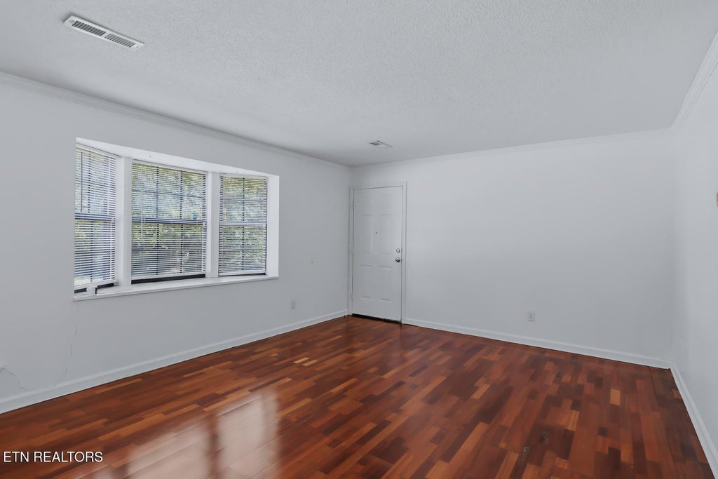 Photo of 810 Highland Drive #1402, Knoxville, TN 37912 (MLS # 1359074)