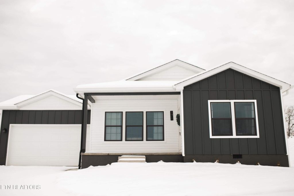 Photo of 171 First Ave, New Tazewell, TN 37825 (MLS # 1230097)