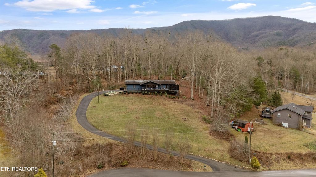 Photo of 3842 Pleasant View Lane, Sevierville, TN 37862 (MLS # 1328476)