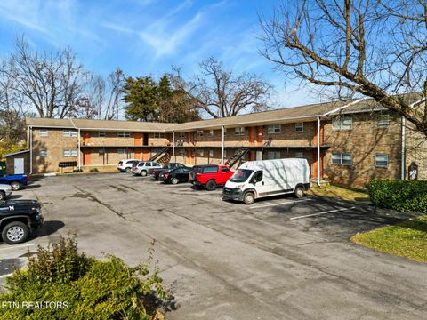 Photo of 211 Elyria Drive, Knoxville, TN 37912 (MLS # 1342043)