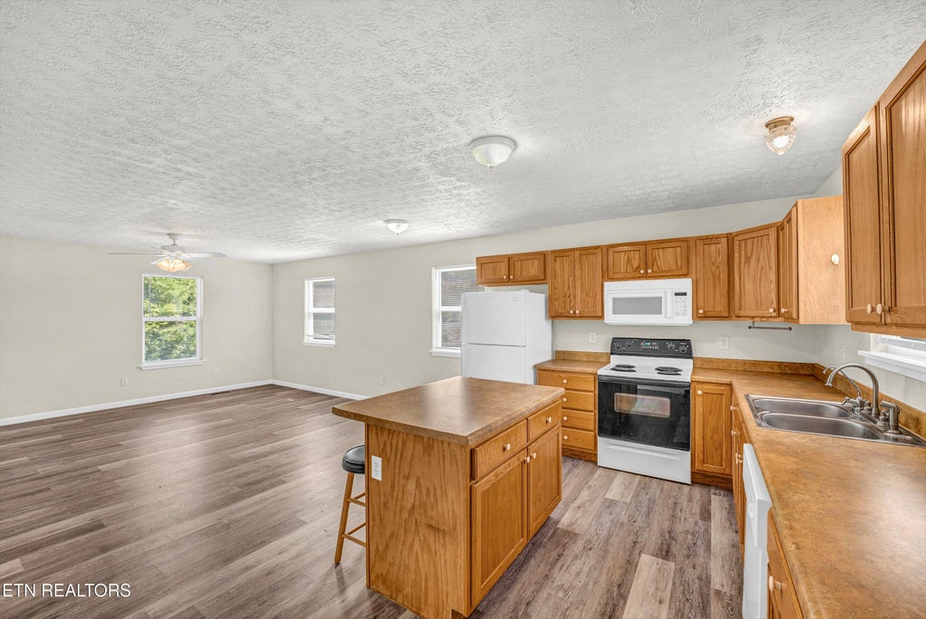 Photo of 1003 Sierra Way, Sevierville, TN 37876 (MLS # 1356529)