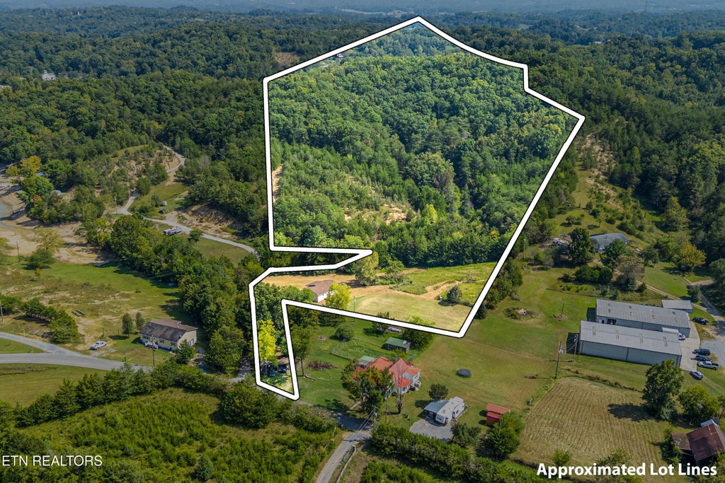 Photo of 1003 Sierra Way, Sevierville, TN 37876 (MLS # 1356529)