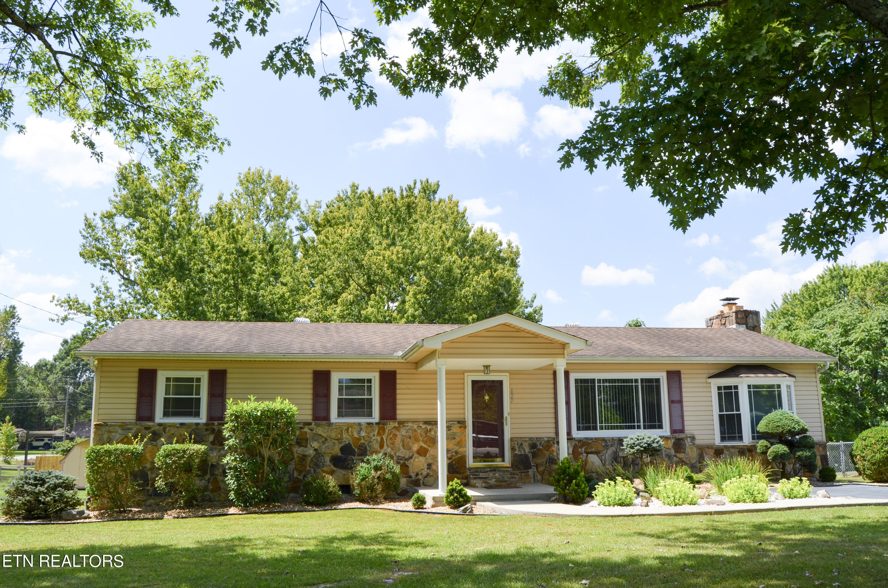 View Crossville, TN 38555 house