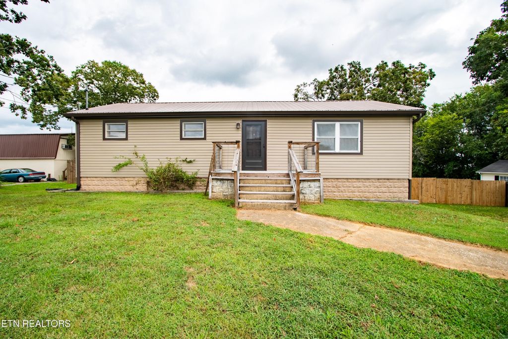 Photo of 2894 Boyds Creek Hwy, Sevierville, TN 37876 (MLS # 1314228)