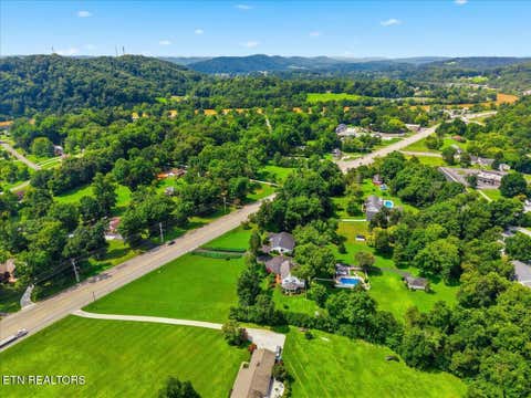 Tiny photo for 609 S Charles G Seivers Blvd, Clinton, TN 37716 (MLS # 1349991)