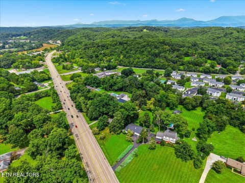 Tiny photo for 609 S Charles G Seivers Blvd, Clinton, TN 37716 (MLS # 1349991)