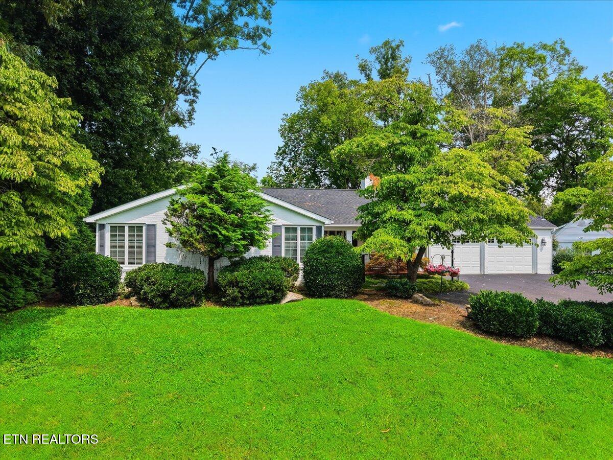 609 S Charles G Seivers Blvd