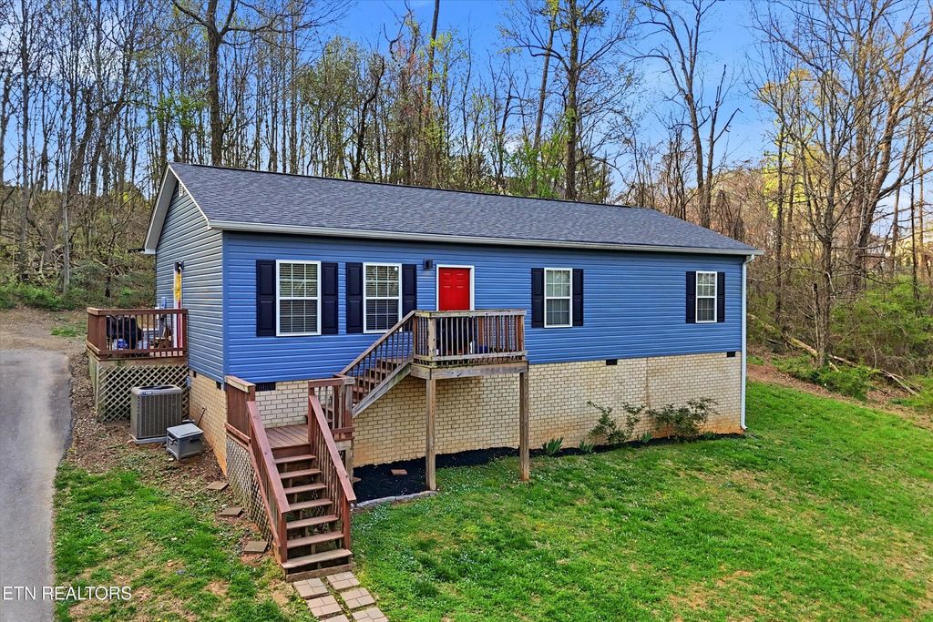 Photo of 733 Dogwood Drive, Madisonville, TN 37354 (MLS # 1328653)