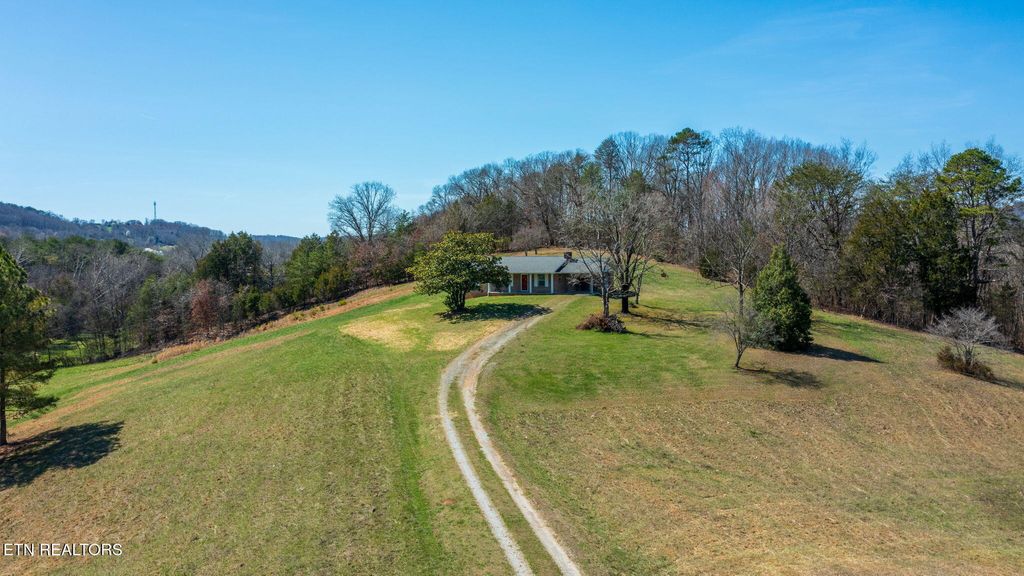 Photo of 314 Cline Rd, Dandridge, TN 37725 (MLS # 1280600)