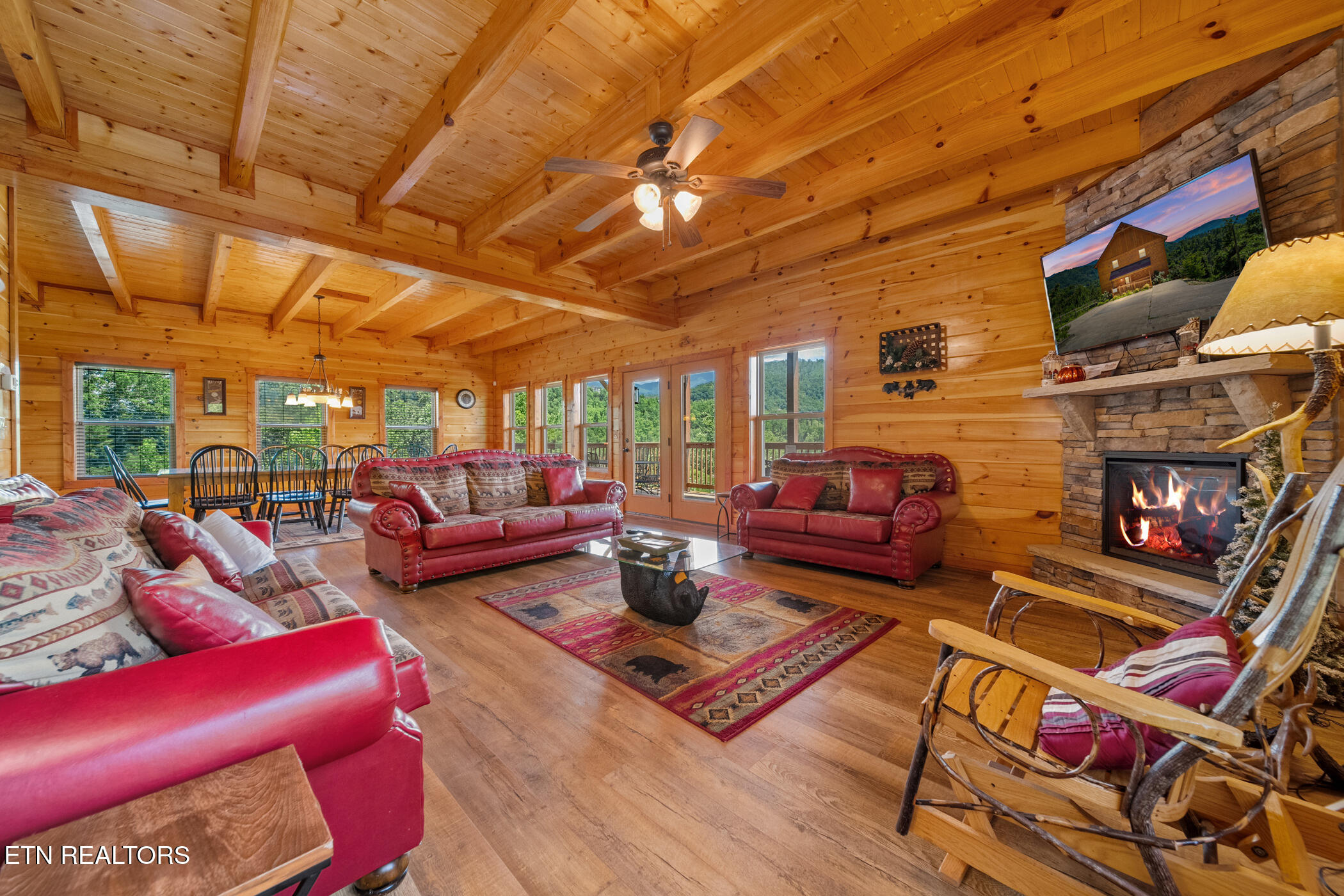 320 Pinnacle Cottage Way
