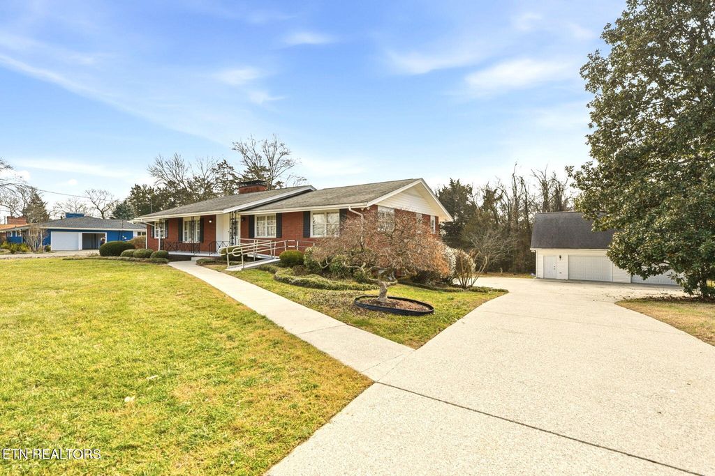 Photo of 7312 Sheffield Drive, Knoxville, TN 37909 (MLS # 1330031)