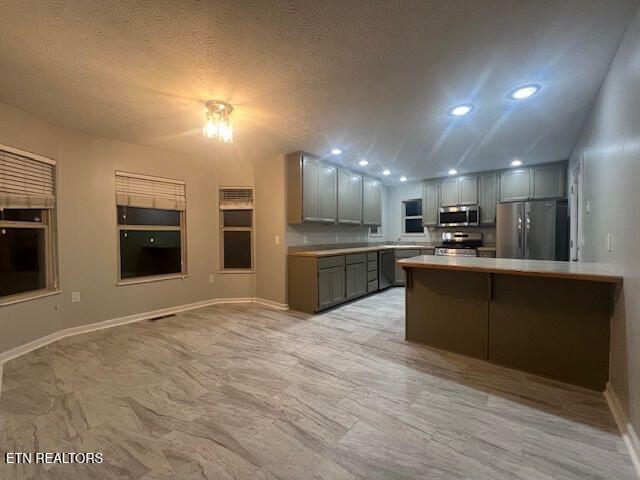 734 Southview Circle