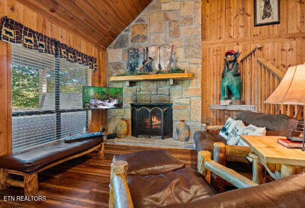 Photo of 3334 Bear Mountain Lane, Sevierville, TN 37876 (MLS # 1329376)