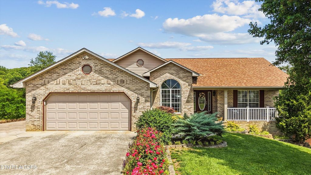Photo of 101 Ostenbarker St, Maryville, TN 37804 (MLS # 1339802)
