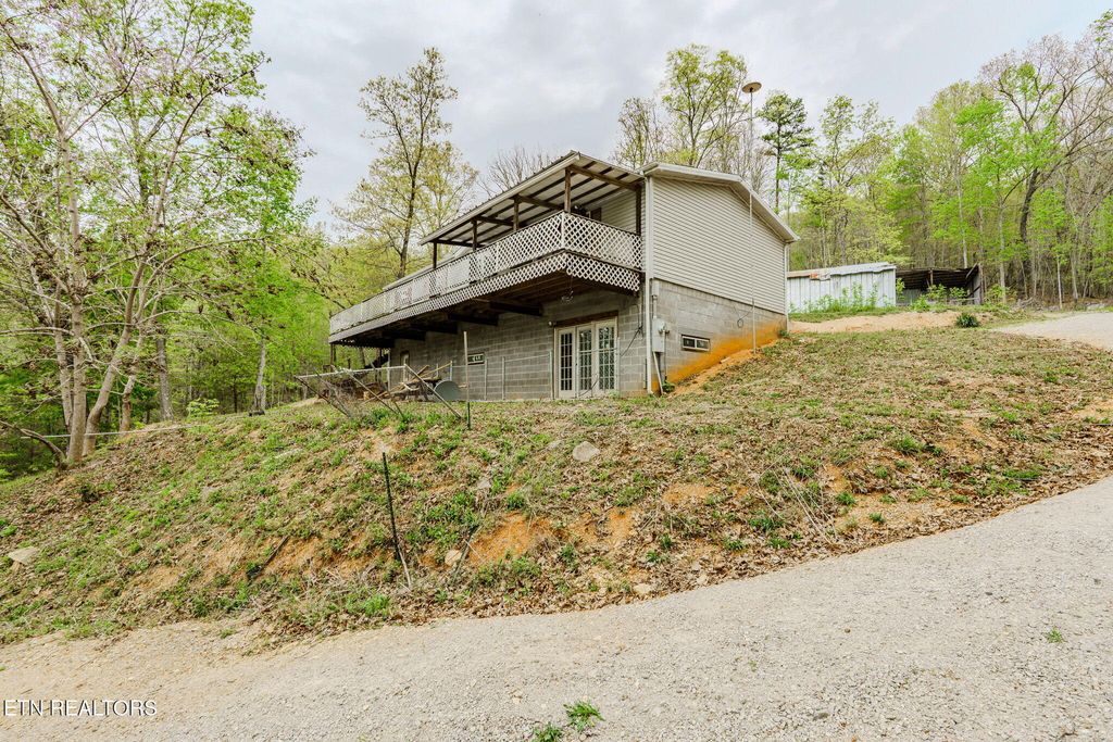 Photo of 349 S Marlowe Lane, Speedwell, TN 37870 (MLS # 1338197)