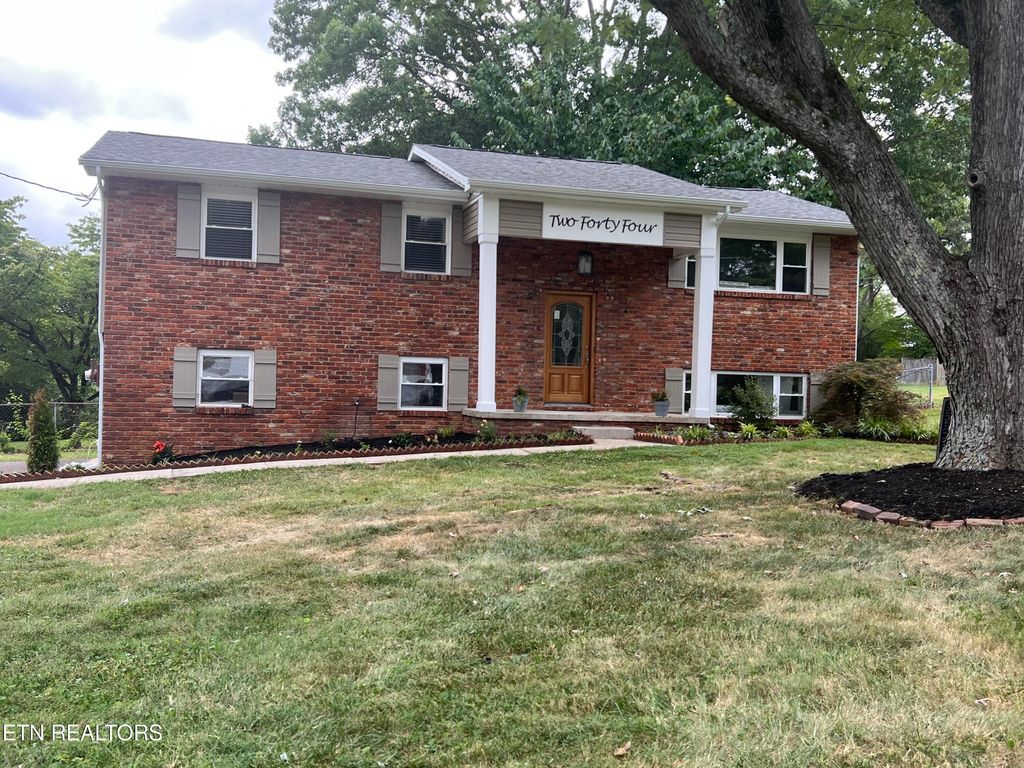 Photo of 244 Peterson Rd, Knoxville, TN 37934 (MLS # 1319788)