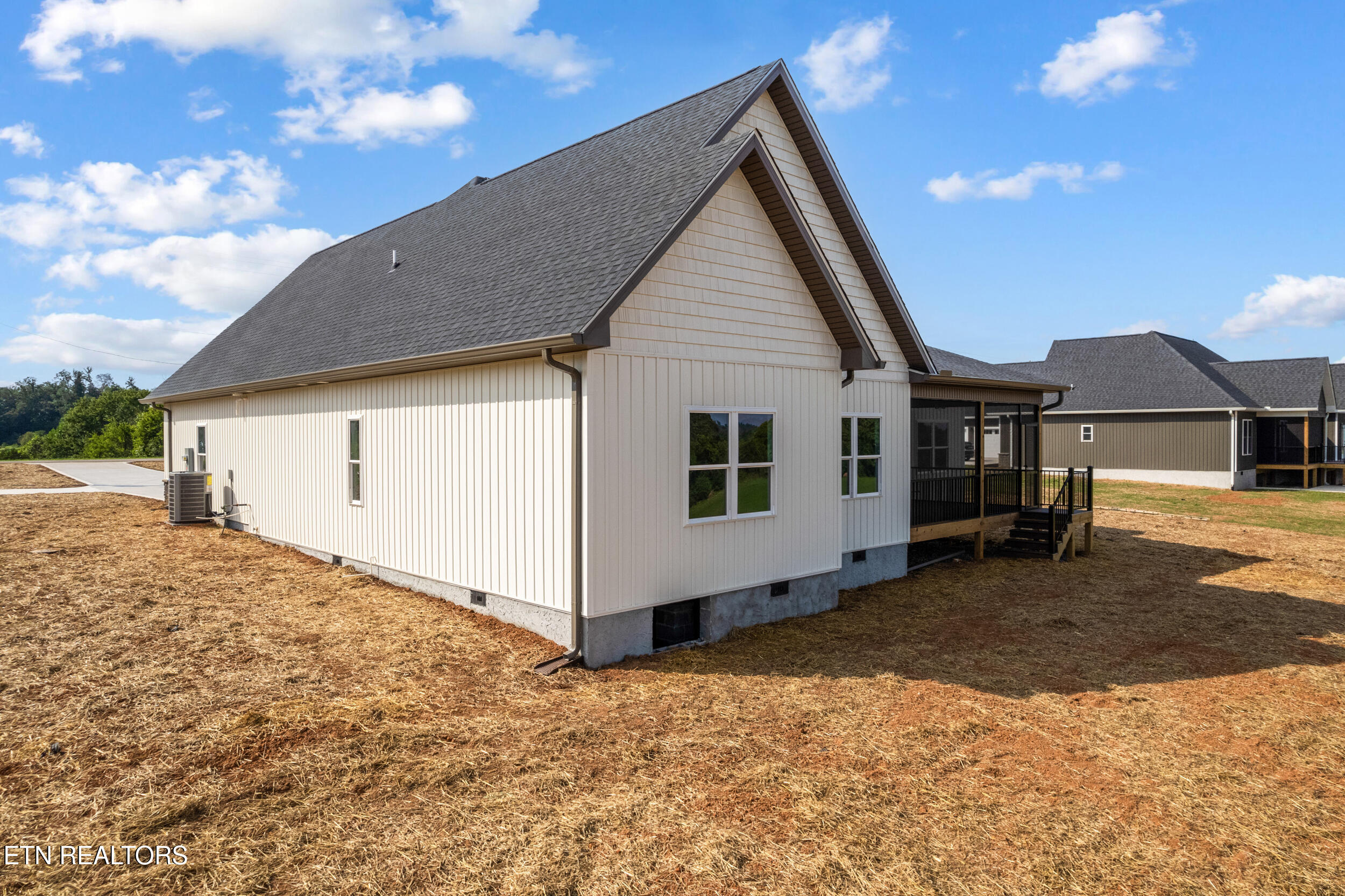 363 Meadow Rd