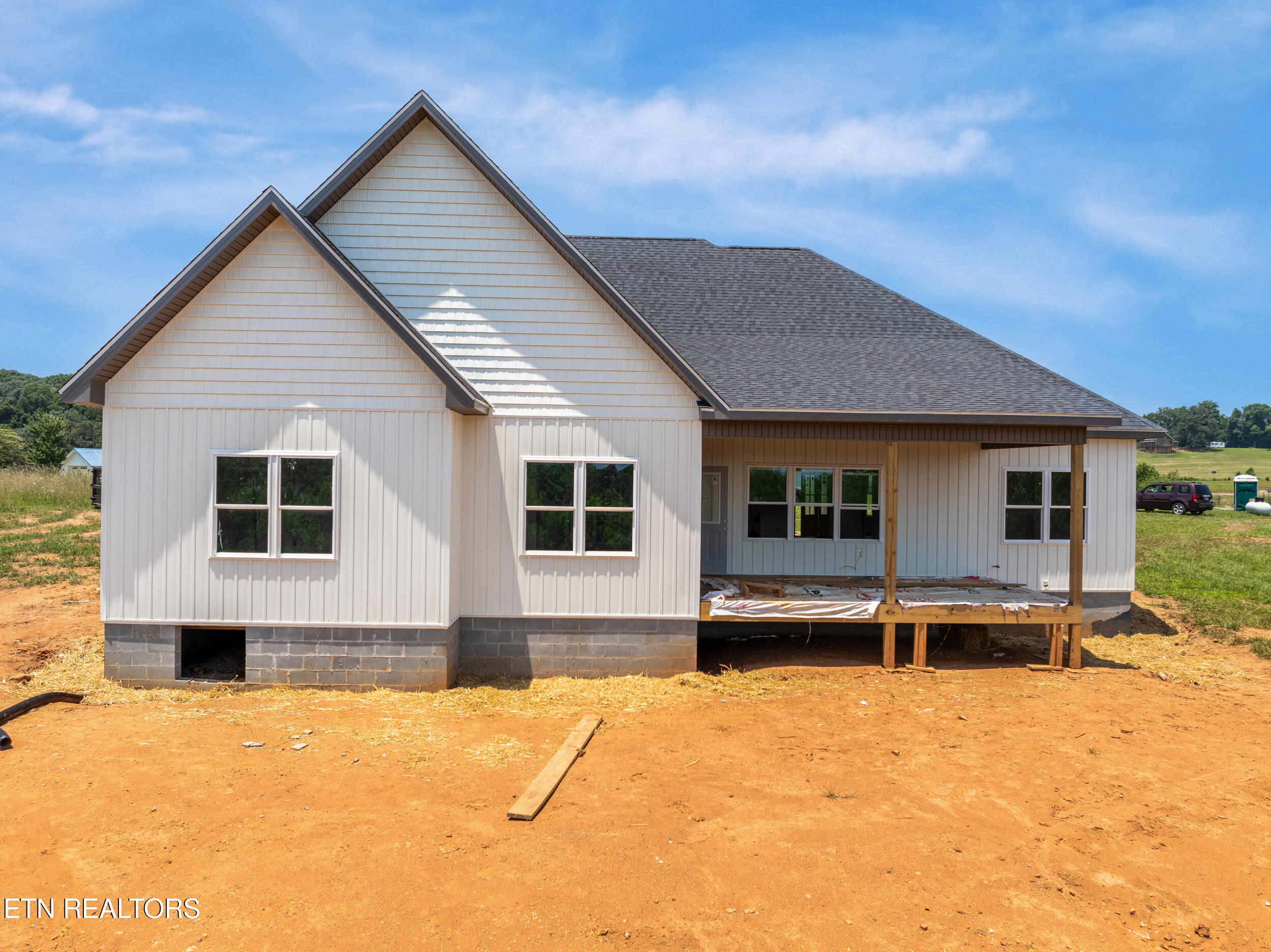 363 Meadow Rd